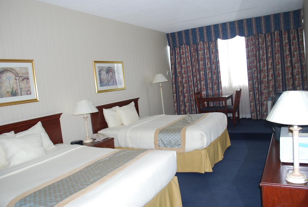 Toronto Plaza Airport Hotel Exterior photo