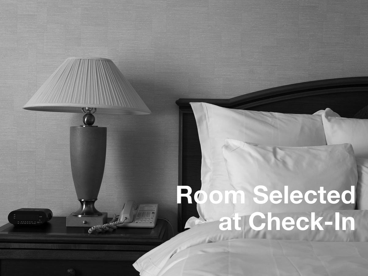 Toronto Plaza Airport Hotel Room photo