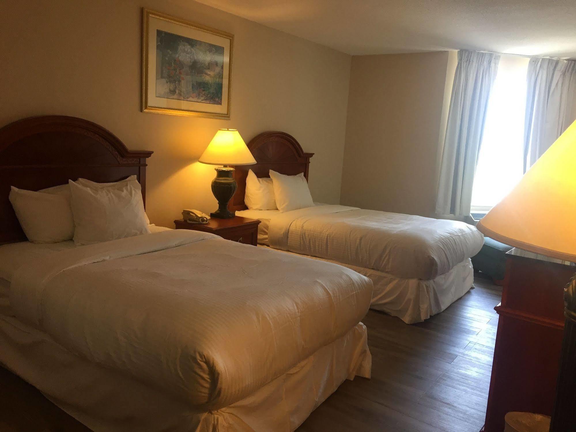 Toronto Plaza Airport Hotel Exterior photo