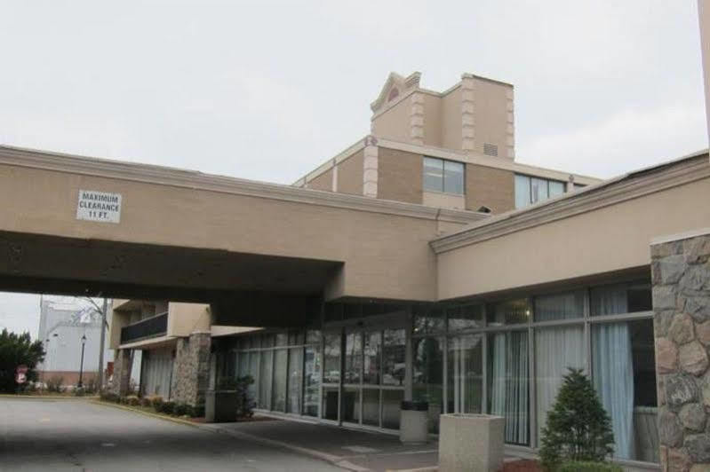Toronto Plaza Airport Hotel Exterior photo
